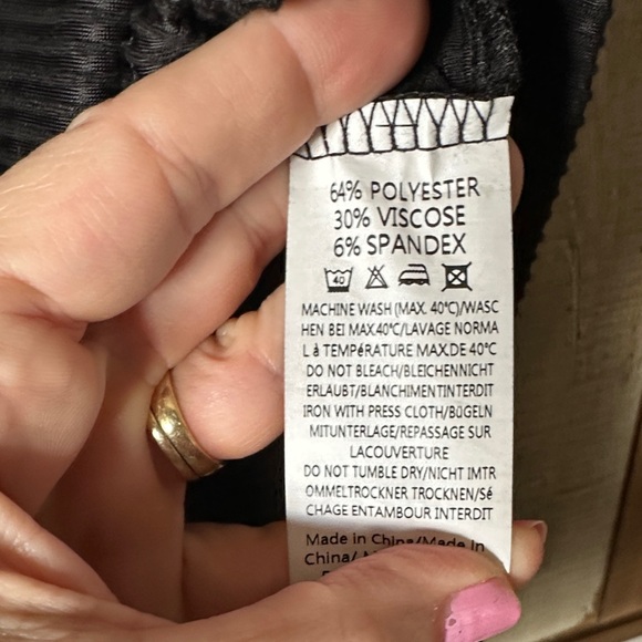 NEW! Black Ribbed Pocket Romper - Picture 4 of 5